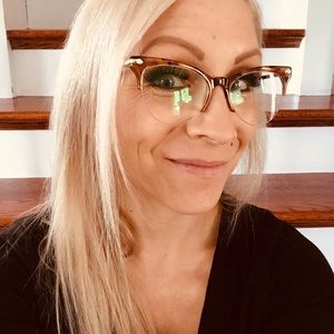 Meet your Posher, Julie